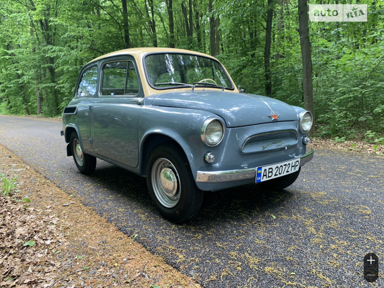 Три найефектніші ретроавто, які продають в Україні: ціни і фото